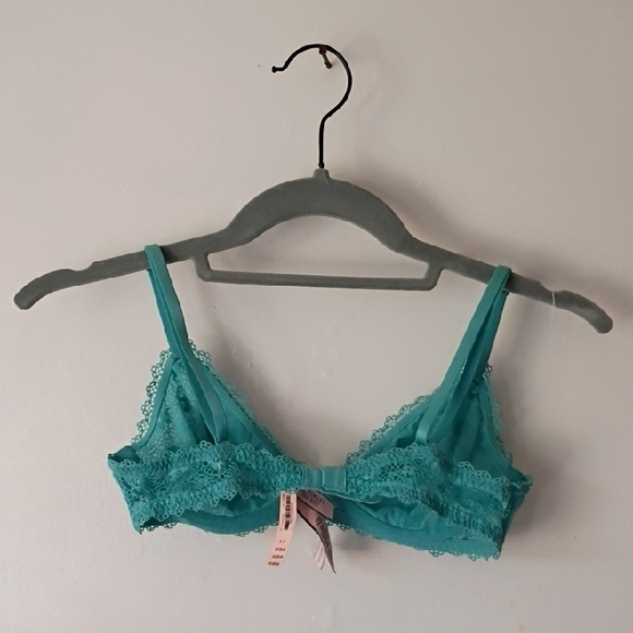 Victoria's Secret Chic Lace Bralette in Turquoise - Picture 3 of 4
